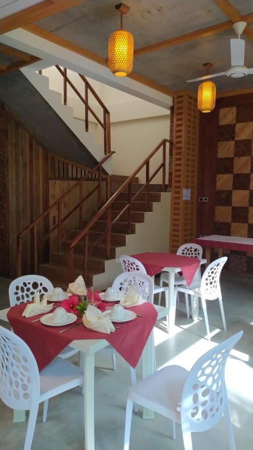 Finolhu Beach Guest House Фелиду Екстериор снимка