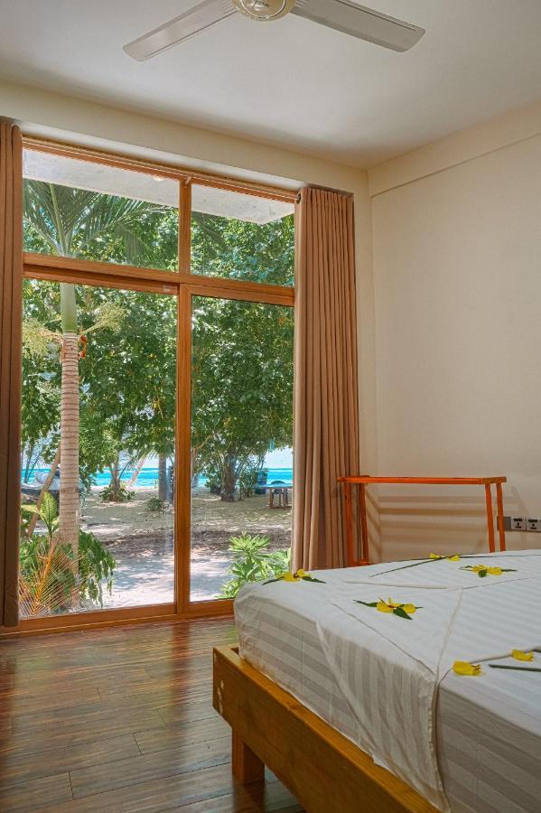 Finolhu Beach Guest House Фелиду Екстериор снимка