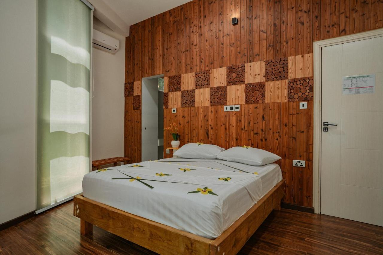 Finolhu Beach Guest House Фелиду Екстериор снимка
