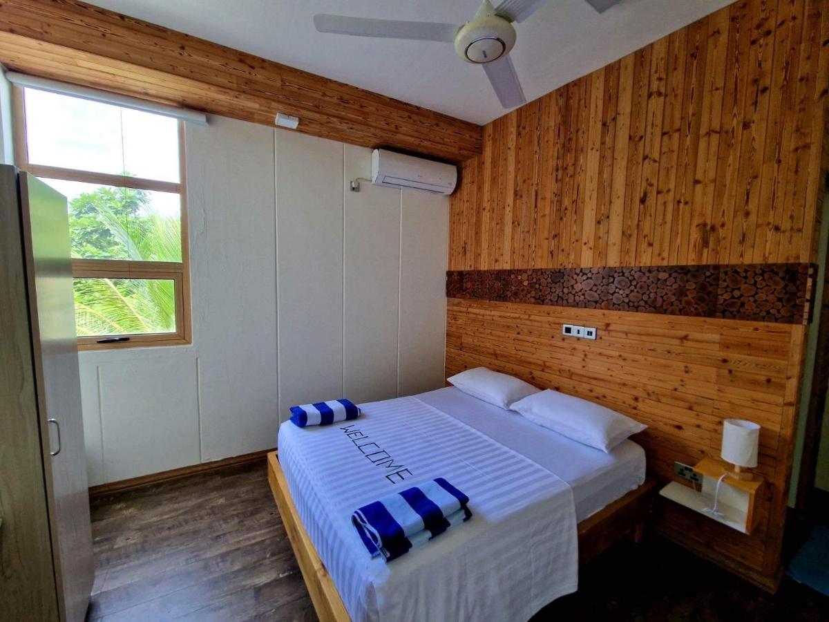 Finolhu Beach Guest House Фелиду Екстериор снимка